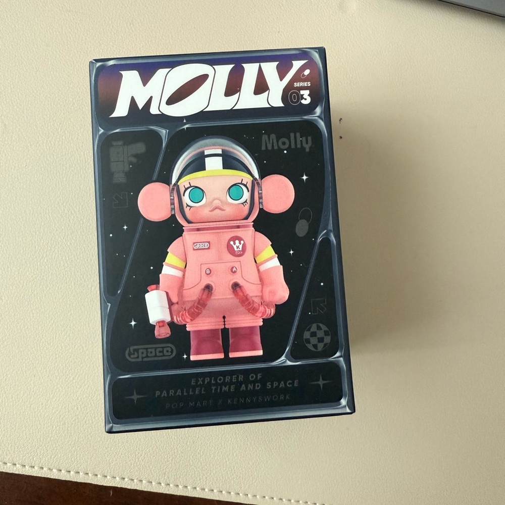 Molly Series 03 Explorer Figure